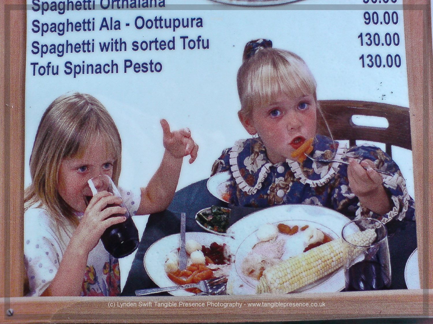  Love this picture. Who are these girls? Where does this image come from? 