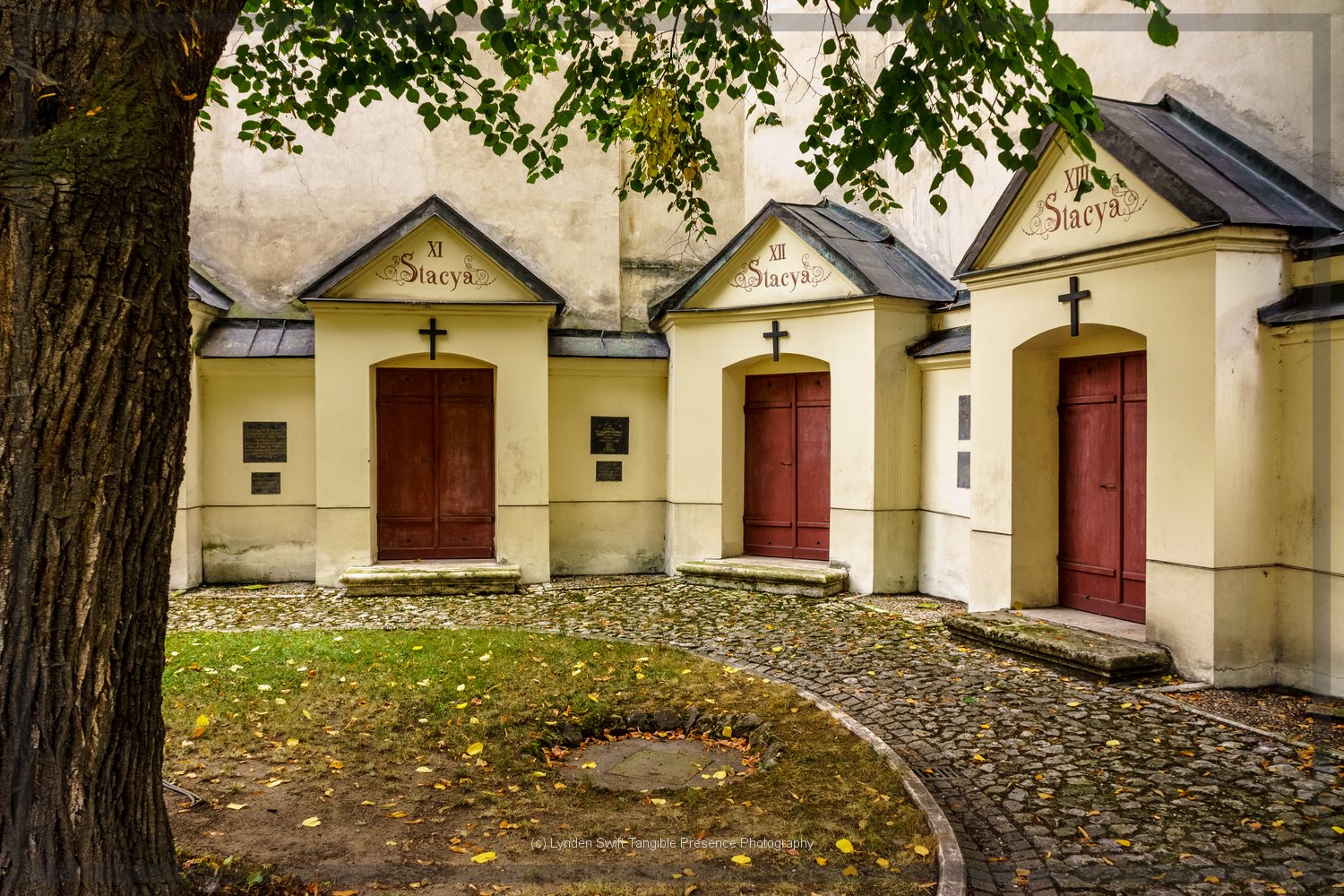  Peaceful courtyard  | Tangible Presence | Photography by Lynden Swift 