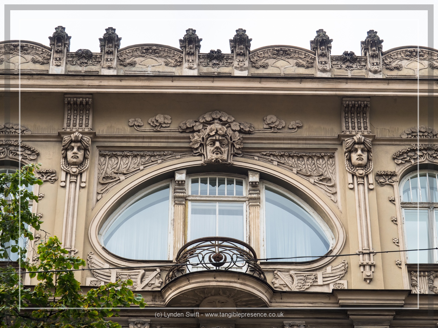  Art Deco | Lynden Swift Tangible Presence Photography. 