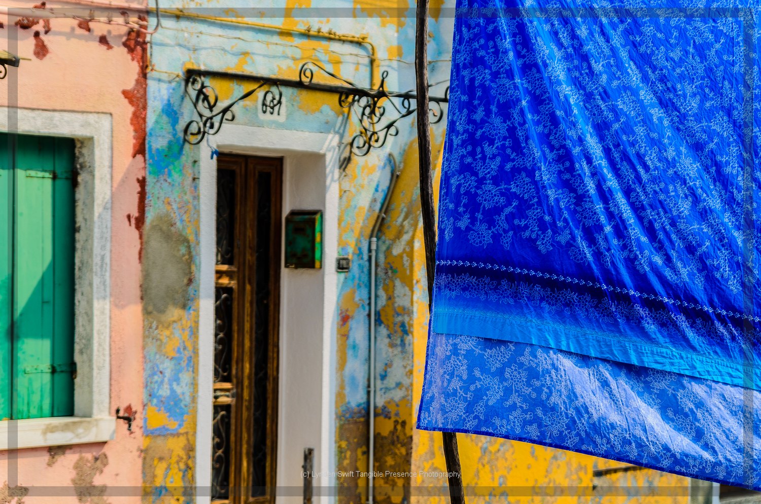  Washing. Venice. Lynden Swift. Tangible Presence Photography. 